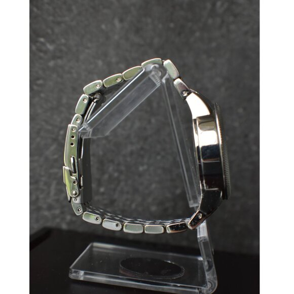 Michael Kors Women’s Chronograph Mother of Pearl Dial Stainless Steel Time Piece - Picture 5 of 16